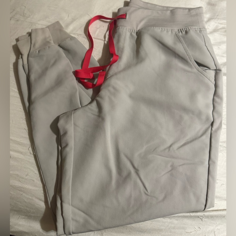 Figs medium petite scrub pants